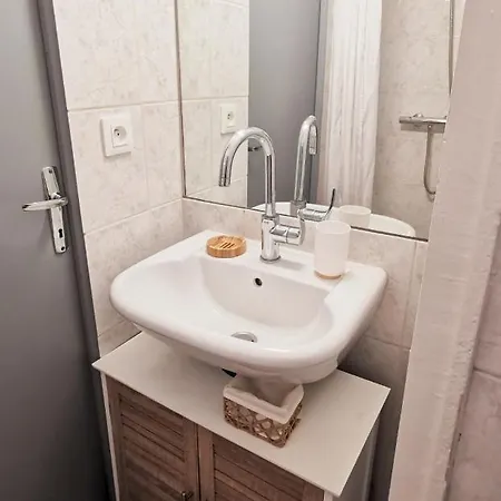 Sur Les Paves Du Pont Vieux... *