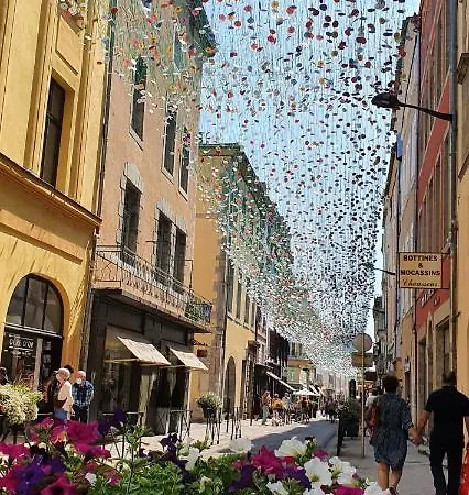 Sur Les Paves Du Pont Vieux... *
